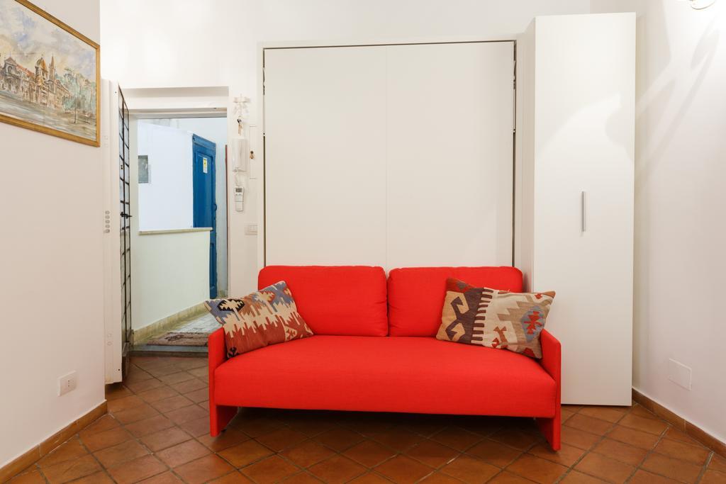 Navona, Old Rome Lodge
